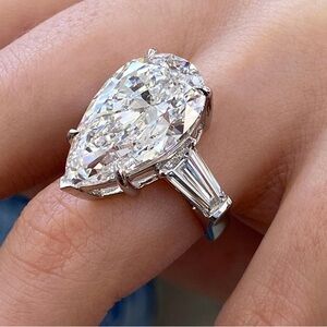 New Look Silver Teardrop Gem Ring